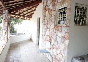 Foto 1 de Casa com 3 Quartos à venda, 200m² em Minascaixa, Belo Horizonte