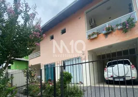 Foto 1 de Casa com 5 Quartos à venda, 450m² em Centro, Balneário Camboriú