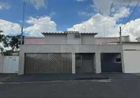 Foto 1 de Sobrado com 4 Quartos para alugar, 260m² em Daniel Fonseca, Uberlândia