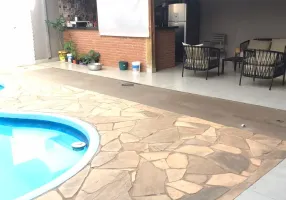 Foto 1 de Casa de Condomínio com 4 Quartos à venda, 400m² em Parque Leblon, Londrina