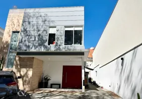 Foto 1 de Casa com 2 Quartos à venda, 250m² em Alto Da Boa Vista, São Paulo