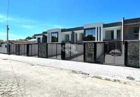 Foto 1 de Casa com 2 Quartos à venda, 135m² em Cachoeira do Bom Jesus, Florianópolis