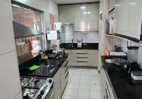Foto 1 de Apartamento com 2 Quartos para alugar, 110m² em Dom Pedro I, Manaus