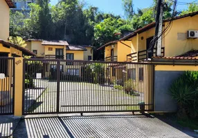 Foto 1 de Casa de Condomínio com 2 Quartos à venda, 84m² em Maria Paula, São Gonçalo