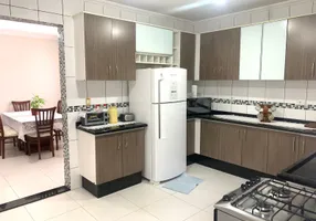 Foto 1 de Casa com 3 Quartos à venda, 140m² em Conjunto Residencial Araretama, Pindamonhangaba