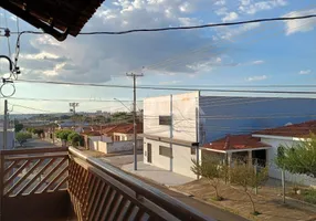 Foto 1 de Sobrado com 2 Quartos para alugar, 100m² em Vila Carmem, São Carlos