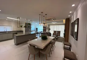 Foto 1 de Apartamento com 4 Quartos à venda, 190m² em Centro, Itapema