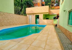 Foto 1 de Casa com 4 Quartos para venda ou aluguel, 200m² em Extensão Serramar, Rio das Ostras