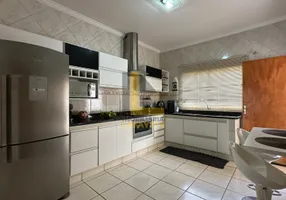 Foto 1 de Casa com 3 Quartos à venda, 165m² em Parque Juriti, São José do Rio Preto