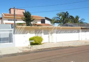 Foto 1 de Sobrado com 4 Quartos à venda, 284m² em Jardim Cardinalli, São Carlos