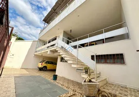 Foto 1 de Casa com 4 Quartos à venda, 231m² em Alípio de Melo, Belo Horizonte