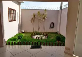 Foto 1 de Casa com 4 Quartos à venda, 200m² em Jardim das Palmeiras, Atibaia