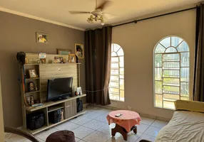 Foto 1 de Casa com 3 Quartos à venda, 120m² em Jardim America Vila Xavier, Araraquara