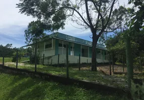 Foto 1 de Fazenda/Sítio com 5 Quartos à venda, 4500m² em Papucaia, Cachoeiras de Macacu