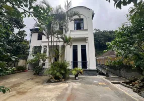 Foto 1 de Casa com 3 Quartos para alugar, 80m² em Centro, Petrópolis