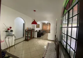 Foto 1 de Casa com 4 Quartos à venda, 253m² em Palmares, Belo Horizonte