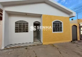 Foto 1 de Casa com 2 Quartos para alugar, 59m² em Santa Mônica, Uberlândia