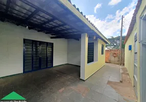 Foto 1 de Casa com 2 Quartos para alugar, 55m² em Centro, Cristais Paulista
