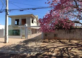 Foto 1 de Sobrado com 4 Quartos à venda, 95m² em Coqueiral, Cascavel