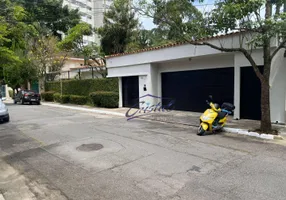 Foto 1 de Casa com 4 Quartos para venda ou aluguel, 450m² em Santo Amaro, São Paulo