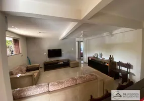 Foto 1 de Casa com 6 Quartos à venda, 400m² em Dom Pedro, Londrina