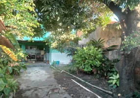 Foto 1 de Casa com 4 Quartos à venda, 400m² em San Martin, Recife