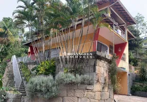 Foto 1 de Casa com 4 Quartos à venda, 345m² em Agriões, Teresópolis