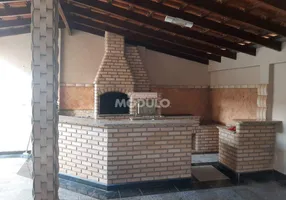 Foto 1 de Casa com 2 Quartos à venda, 250m² em Alto Umuarama, Uberlândia