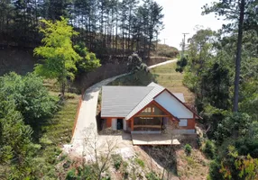 Foto 1 de Casa com 3 Quartos à venda, 200m² em Recanto Araucária, Campos do Jordão