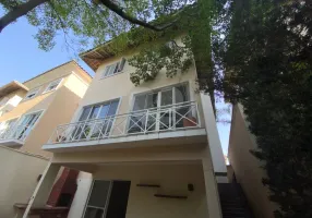 Foto 1 de Casa de Condomínio com 3 Quartos à venda, 240m² em Morumbi, São Paulo