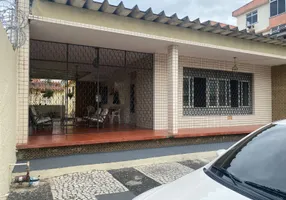 Foto 1 de Casa com 4 Quartos à venda, 300m² em Fátima, Fortaleza