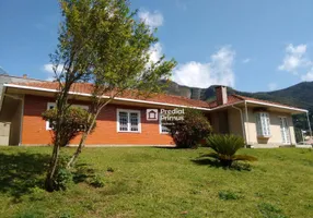 Foto 1 de Casa com 6 Quartos à venda, 500m² em Vargem Grande, Nova Friburgo