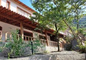 Foto 1 de Casa com 4 Quartos à venda, 128m² em São Francisco, Niterói