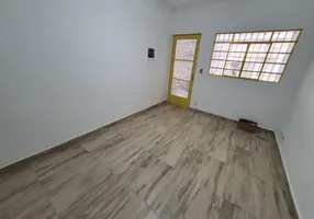 Foto 1 de Casa com 2 Quartos à venda, 120m² em Núcleo Residencial Isabela, Taboão da Serra