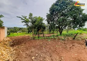 Foto 1 de Lote/Terreno à venda, 300m² em Santo Andre, Divinópolis