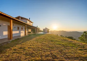 Foto 1 de Casa de Condomínio com 4 Quartos à venda, 222m² em Pedro do Rio, Petrópolis