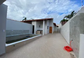Foto 1 de Casa com 2 Quartos à venda, 250m² em Centro, Itanhaém