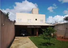 Foto 1 de Casa de Condomínio com 3 Quartos para alugar, 250m² em Jardim Inconfidência, Uberlândia