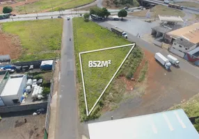 Foto 1 de Lote/Terreno à venda, 852m² em Segismundo Pereira, Uberlândia