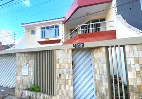 Foto 1 de Casa com 4 Quartos para alugar, 234m² em Grageru, Aracaju