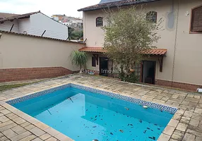 Foto 1 de Casa com 4 Quartos à venda, 267m² em Bosque dos Pinheiros, Juiz de Fora