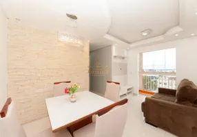 Foto 1 de Apartamento com 2 Quartos para alugar, 50m² em Pinheirinho, Curitiba