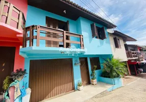 Foto 1 de Sobrado com 3 Quartos à venda, 106m² em Desvio Rizzo, Caxias do Sul