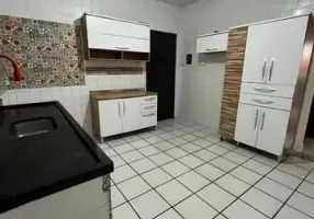 Foto 1 de Casa com 3 Quartos para alugar, 100m² em Itapuã, Salvador