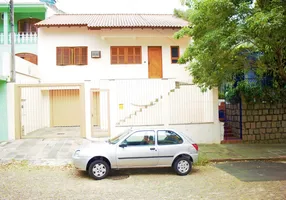 Foto 1 de Casa com 2 Quartos à venda, 236m² em Medianeira, Porto Alegre