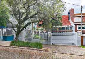 Foto 1 de Casa com 3 Quartos à venda, 282m² em Chácara das Pedras, Porto Alegre