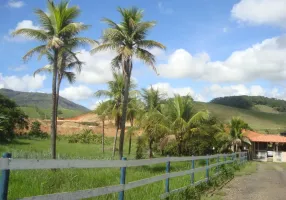 Foto 1 de Fazenda/Sítio com 4 Quartos à venda, 200m² em Boa Nova, Santo Antônio de Pádua