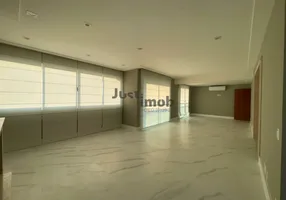 Foto 1 de Apartamento com 3 Quartos para alugar, 225m² em Indianópolis, São Paulo