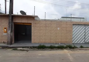 Foto 1 de Casa com 2 Quartos à venda, 120m² em Flores, Manaus