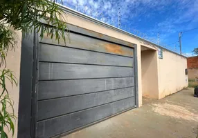 Foto 1 de Casa com 2 Quartos à venda, 100m² em Riviera Park, Campo Grande